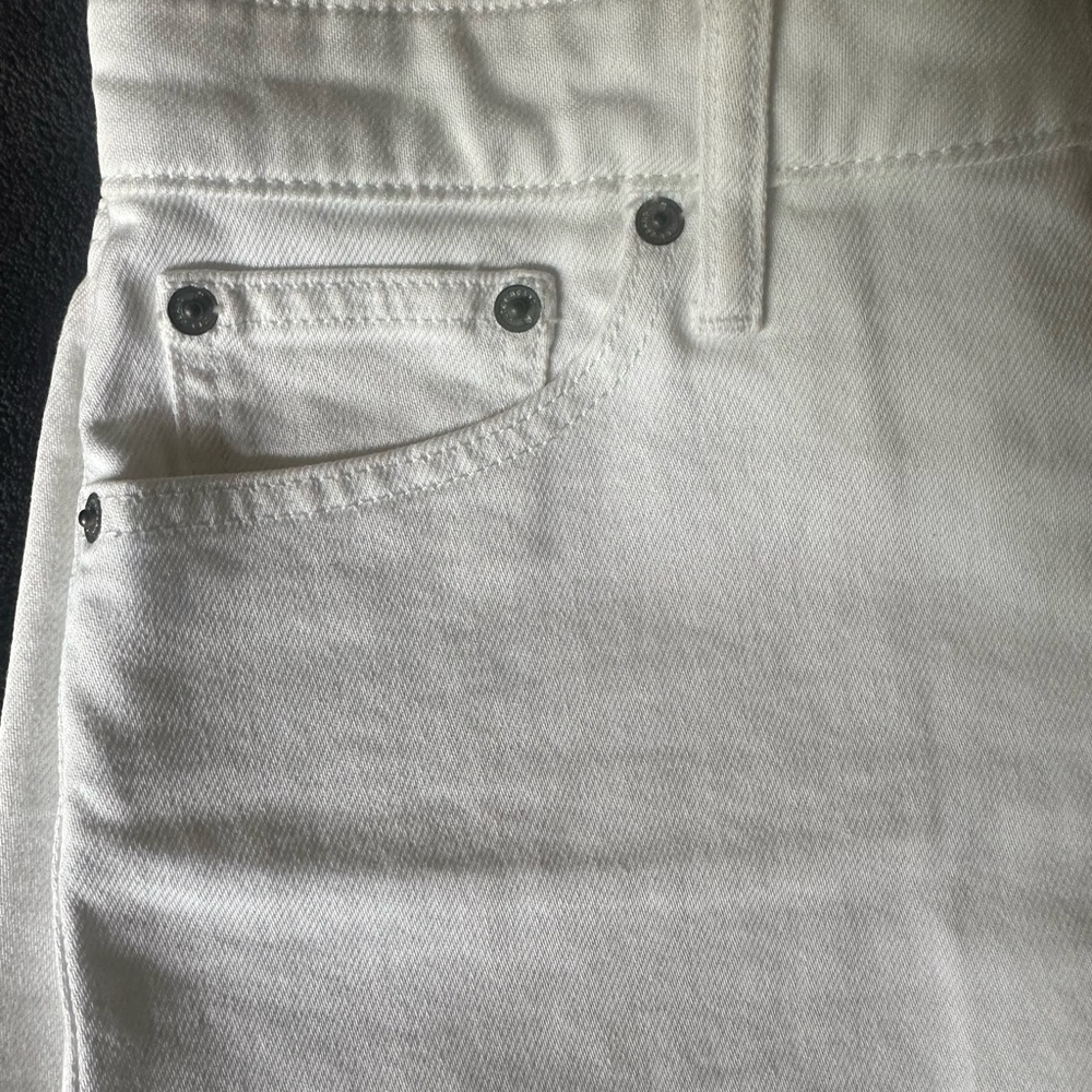 White Cut Off Short size 6/28 - Picture 10 of 10